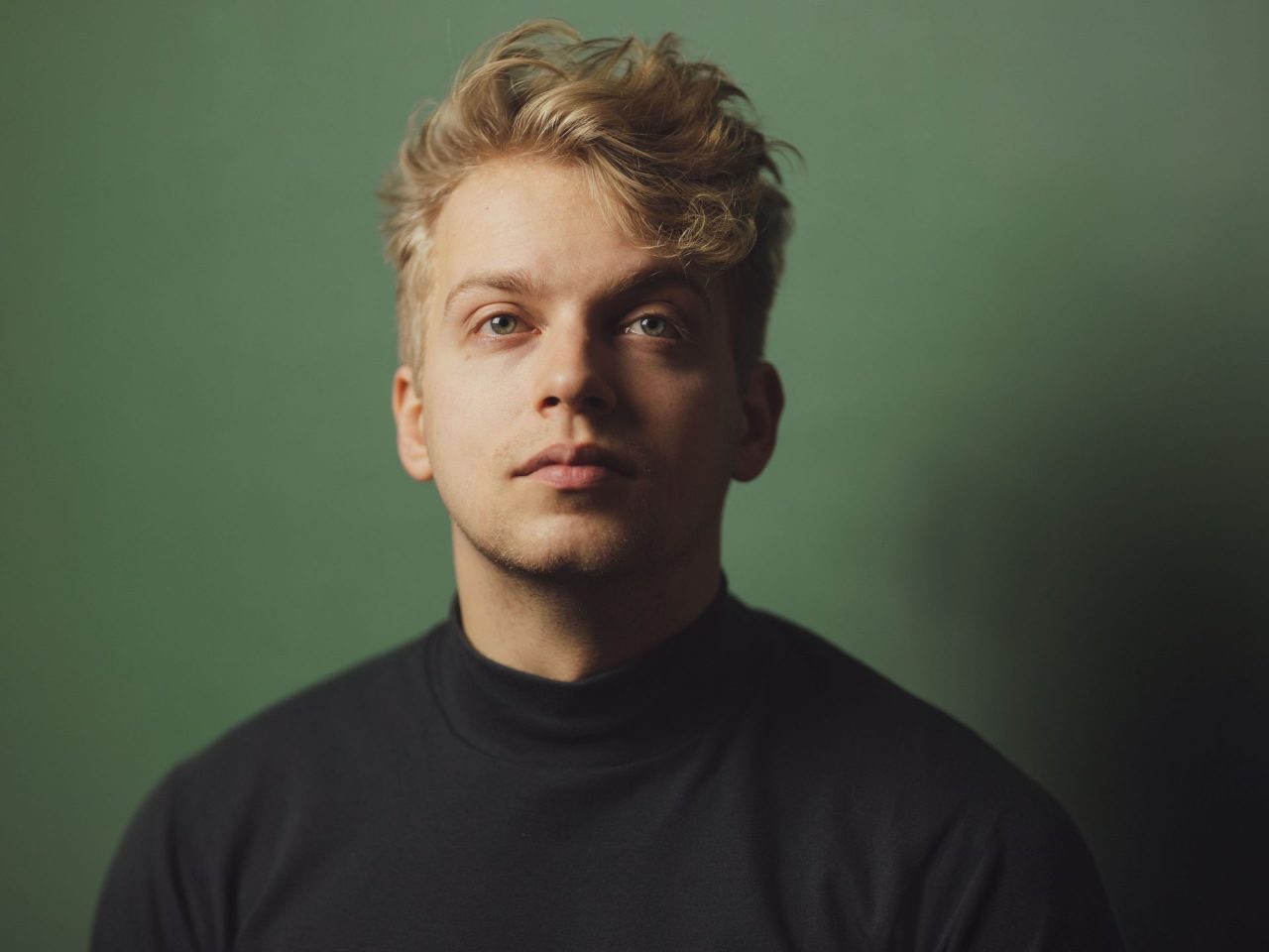 Hugh Cutting, countertenor. Hugh Cutting is a graduate of the Royal College of Music where he was a member of the International Opera Studio. On graduating, he was awarded the Tagore Gold Medal, presented by King Charles III. In the autumn of 2021, Hugh became the first countertenor to win the Kathleen Ferrier Award and to become a BBC New Generation Artist (2022-24).