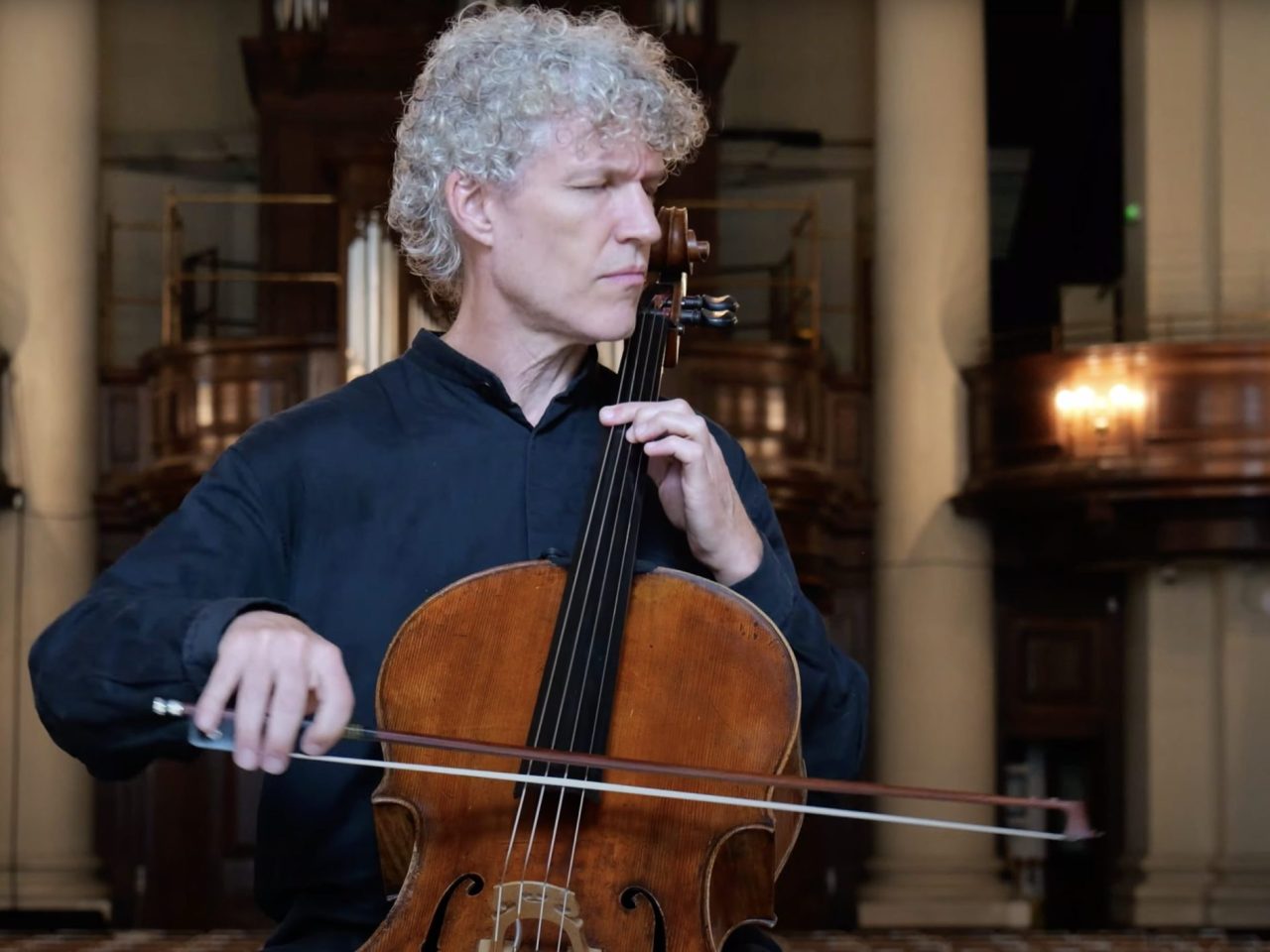 Watch cellist, Matthew Barley, perform the Prélude from Bach's Cello Suite No. 1 